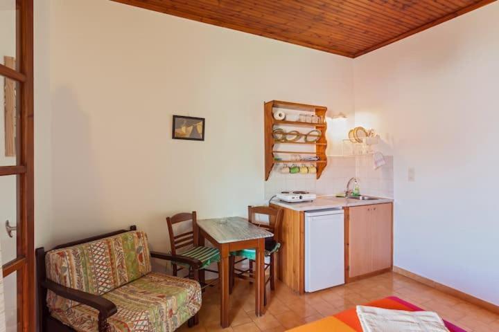 Eleni Del Sol Apartment Skopelos Town Room photo